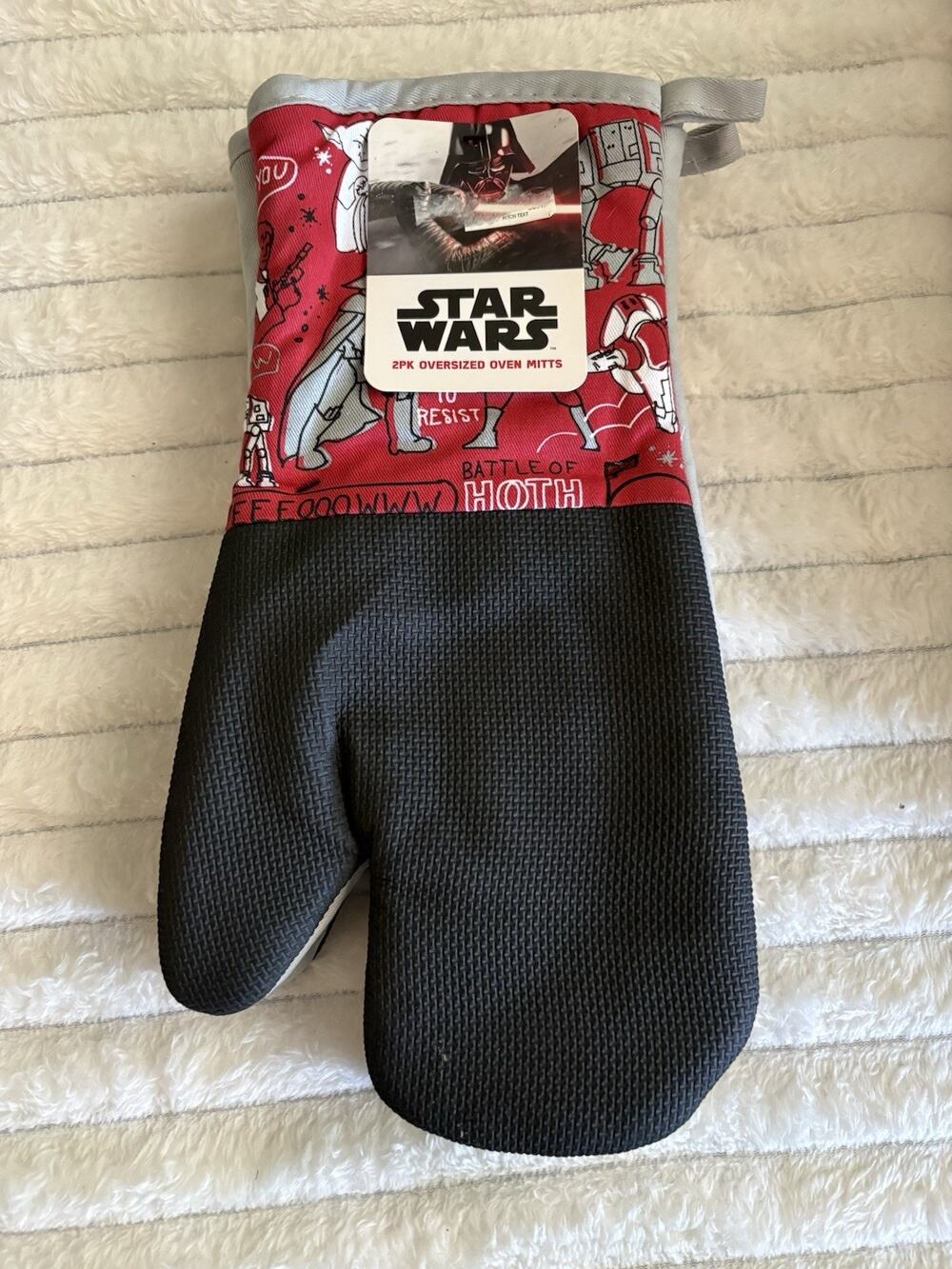 NWT Star Wars Oven Mitts- 2 Mitt Set Cotton New with hang tag